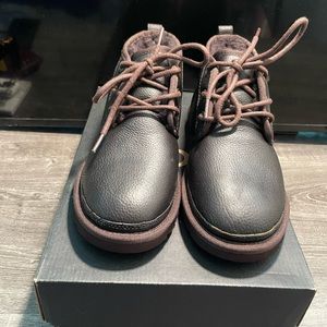 UGG MEN SIZE 7